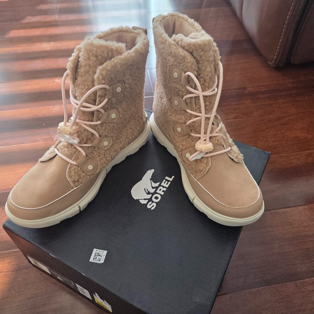 Sorel Women’s Cozy Winter Boots – Tan / Beige